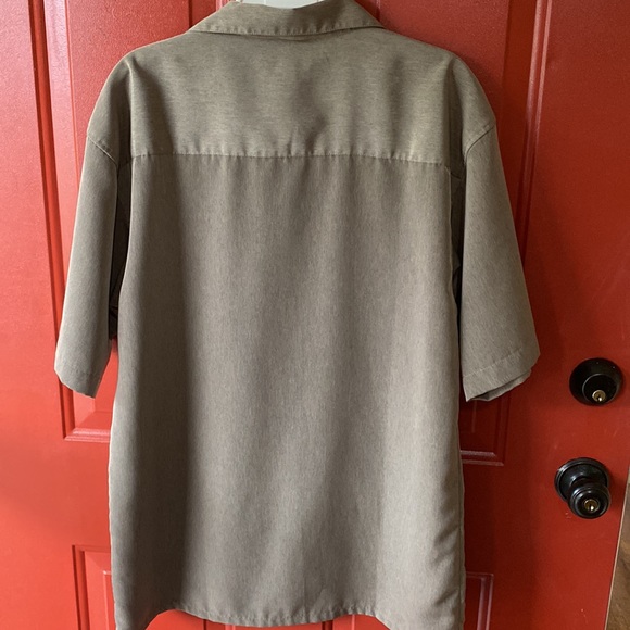 Set 2 Men’s button shirts Size Medium 1-Outlook khaki green/1- Chaps blue print - Picture 8 of 8